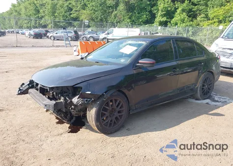 2015 Volkswagen Jetta Sedan 2.0L S z USA, uszkodzony, nr VIN 3VW2K7AJ3FM232825